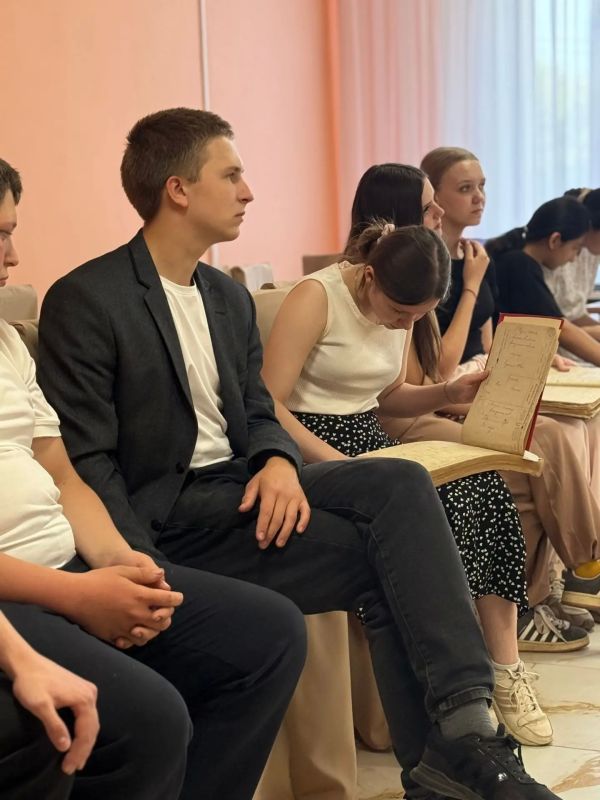 В преддверии Международного Дня защиты детей отдел ЗАГС администрации Касторенского района открыл свои двери для учеников Ореховской школы В преддверии Международного Дня защиты детей отдел ЗАГС администрации Касторенского района открыл свои двери для учеников Ореховской школы