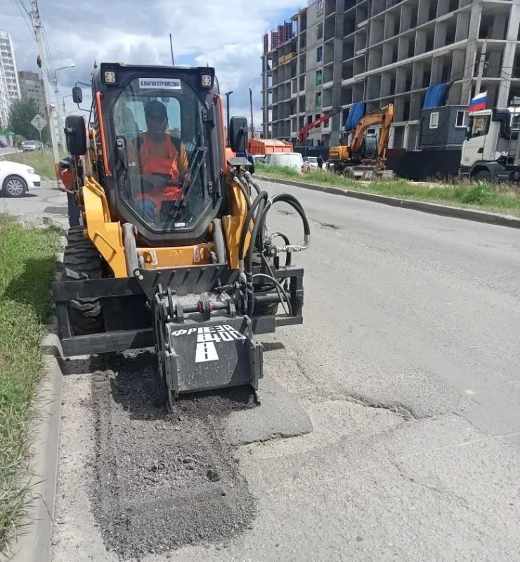 Дорожные службы очищают Курск Дорожные службы очищают Курск