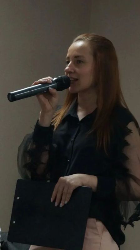 Волонтёры культуры Большесолдатского района Ольга Панченко и Виктория Рыжкова приняли участие в выездном концерте, для вынужденных переселенцев, которые в настоящий момент являются постояльцами ПВР послка Шуклинка Волонтёры культуры Большесолдатского района Ольга Панченко и Виктория Рыжкова приняли участие в выездном концерте, для вынужденных переселенцев, которые в настоящий момент являются постояльцами ПВР послка Шуклинка