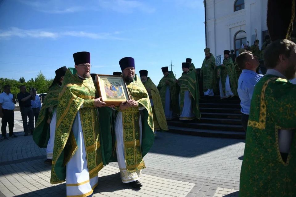 В новом микрорайоне Атомград города Курчатова состоялось торжественное открытие и освящение Свято-Троицкого храма В новом микрорайоне Атомград города Курчатова состоялось торжественное открытие и освящение Свято-Троицкого храма