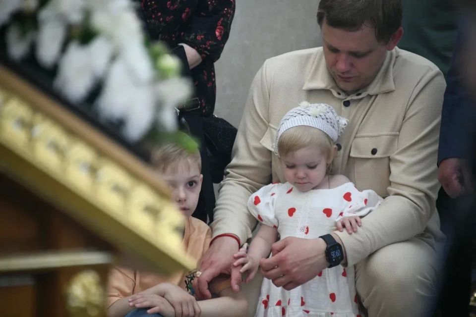 В новом микрорайоне Атомград города Курчатова состоялось торжественное открытие и освящение Свято-Троицкого храма В новом микрорайоне Атомград города Курчатова состоялось торжественное открытие и освящение Свято-Троицкого храма