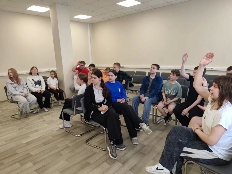 Июнь наполнен яркими праздниками! Совсем скоро мы будем отмечать День России, а также главный праздник неиссякаемой и вечной энергии - День молодежи Июнь наполнен яркими праздниками! Совсем скоро мы будем отмечать День России, а также главный праздник неиссякаемой и вечной энергии - День молодежи