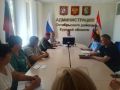 В целях организации отбора и заключения контрактов с гражданами, пребывающими в запасе, глава Октябрьского района Быковский О.А. провел сегодня, 8 июня 2026 года, заседание рабочей группы в ситуационном зале Администрации