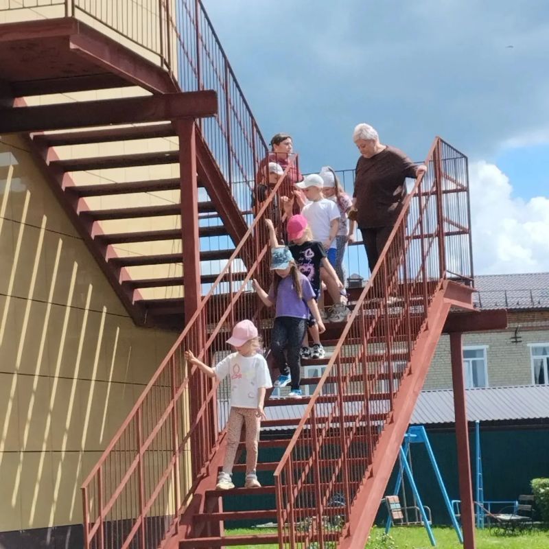 В МКДОУ "Детский сад г.Фатежа «Золотой ключик" была проведена учебная тренировка по отработке действий персонала и воспитанников ДОУ при обнаружении подозрительного (взрывоопасного) предмета В МКДОУ "Детский сад г.Фатежа «Золотой ключик" была проведена учебная тренировка по отработке действий персонала и воспитанников ДОУ при обнаружении подозрительного (взрывоопасного) предмета