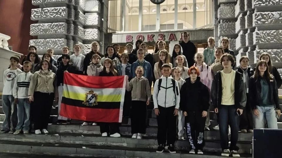 Обучающиеся детских школ искусств Курской области завершили участие в программе «Дороги Победы» Обучающиеся детских школ искусств Курской области завершили участие в программе «Дороги Победы»