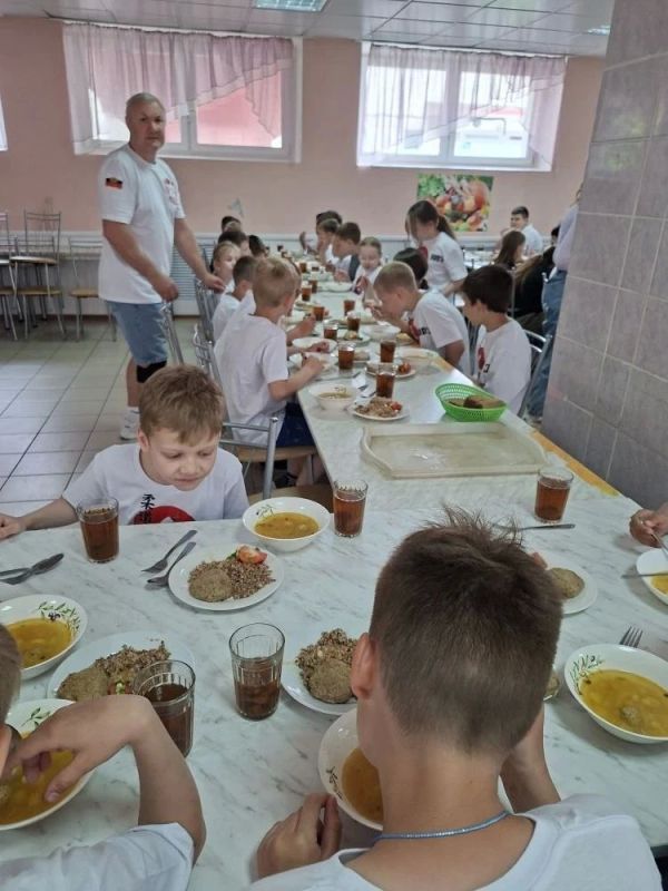 Лето красное пришло!. Лето – это своего рода мостик между завершившимся учебным годом и предстоящим Лето красное пришло!. Лето – это своего рода мостик между завершившимся учебным годом и предстоящим