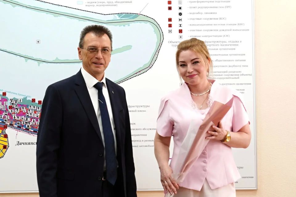 Игорь Корпунков: В День социального работника, поздравили сотрудников Управления социального обеспечения города Курчатова с профессиональным праздником! Игорь Корпунков: В День социального работника, поздравили сотрудников Управления социального обеспечения города Курчатова с профессиональным праздником!
