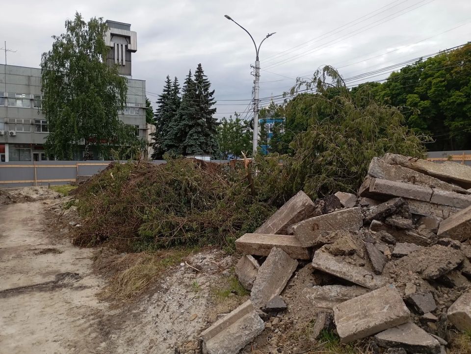 В Курске продолжаются работы по реконструкции площади Героев Курской битвы В Курске продолжаются работы по реконструкции площади Героев Курской битвы