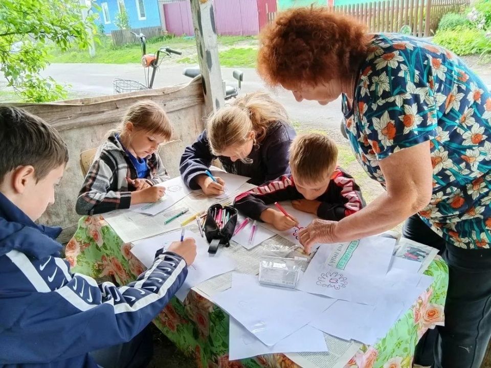 В Конышевском районе состоялись мероприятия, приуроченные к антинаркотическому месячнику под девизом «Курский край — без наркотиков!» В Конышевском районе состоялись мероприятия, приуроченные к антинаркотическому месячнику под девизом «Курский край — без наркотиков!»