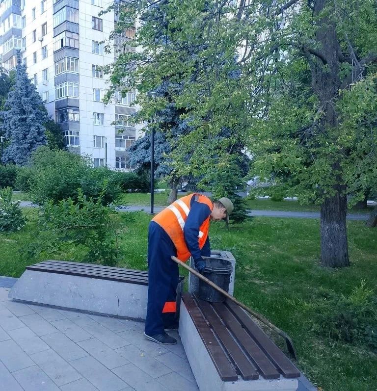 Подрядчики продолжают работу в общественных пространствах Подрядчики продолжают работу в общественных пространствах