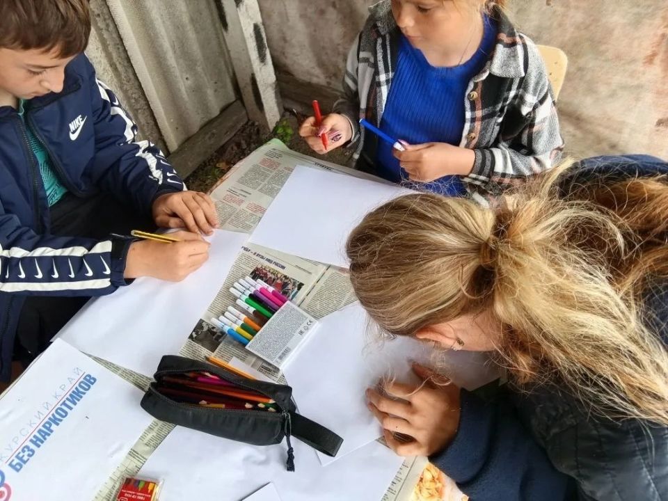 В Конышевском районе состоялись мероприятия, приуроченные к антинаркотическому месячнику под девизом «Курский край — без наркотиков!» В Конышевском районе состоялись мероприятия, приуроченные к антинаркотическому месячнику под девизом «Курский край — без наркотиков!»