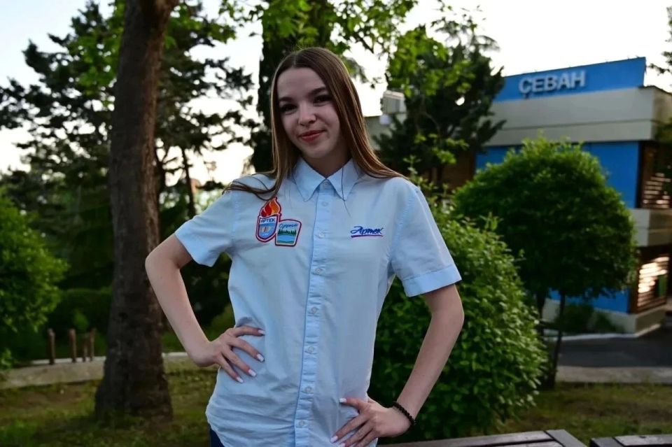 В Международном детском центре «Артек» в Крыму стартовала шестая смена «Виват, Россия! Виват, Артек!» в рамках проекта «Мы – Россия» В Международном детском центре «Артек» в Крыму стартовала шестая смена «Виват, Россия! Виват, Артек!» в рамках проекта «Мы – Россия»