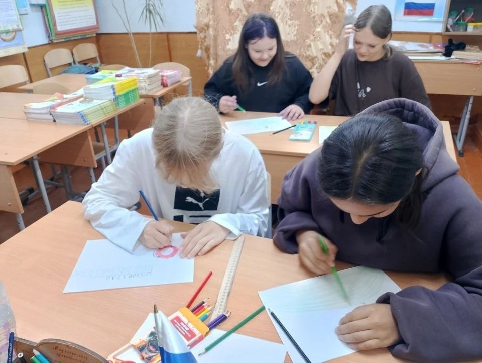 В Конышевском районе состоялись мероприятия, приуроченные к антинаркотическому месячнику под девизом «Курский край — без наркотиков!» В Конышевском районе состоялись мероприятия, приуроченные к антинаркотическому месячнику под девизом «Курский край — без наркотиков!»