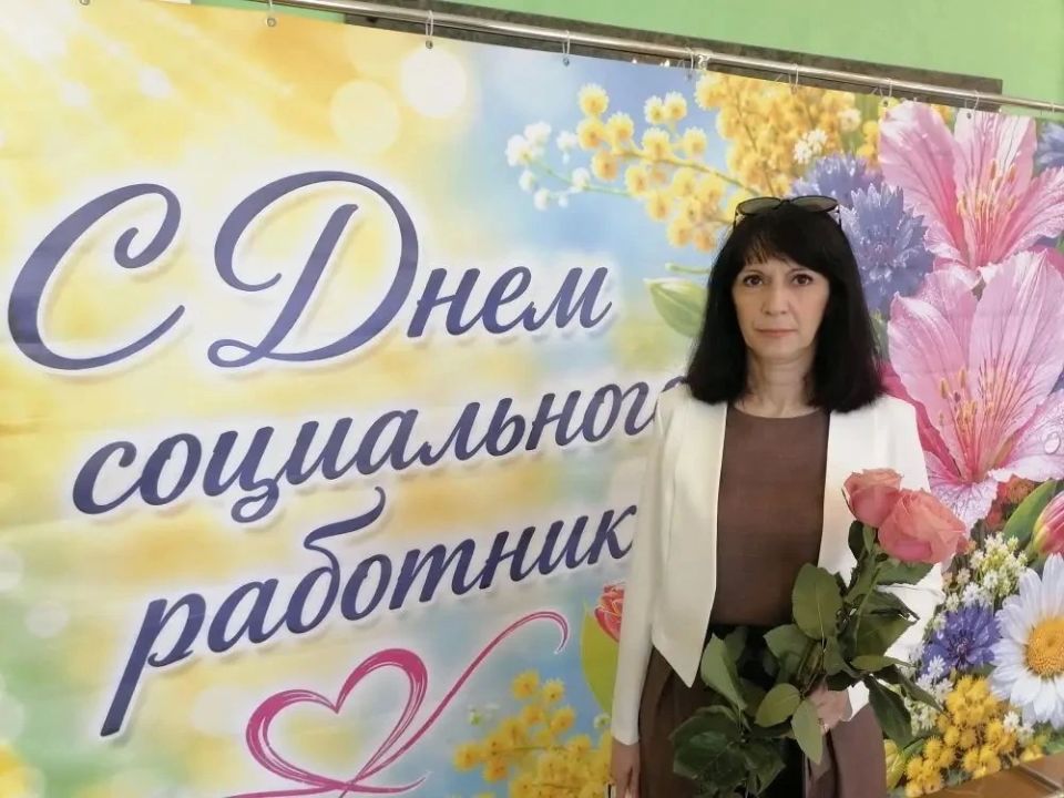 Соцработников Курской области поздравили с профессиональным праздником Соцработников Курской области поздравили с профессиональным праздником