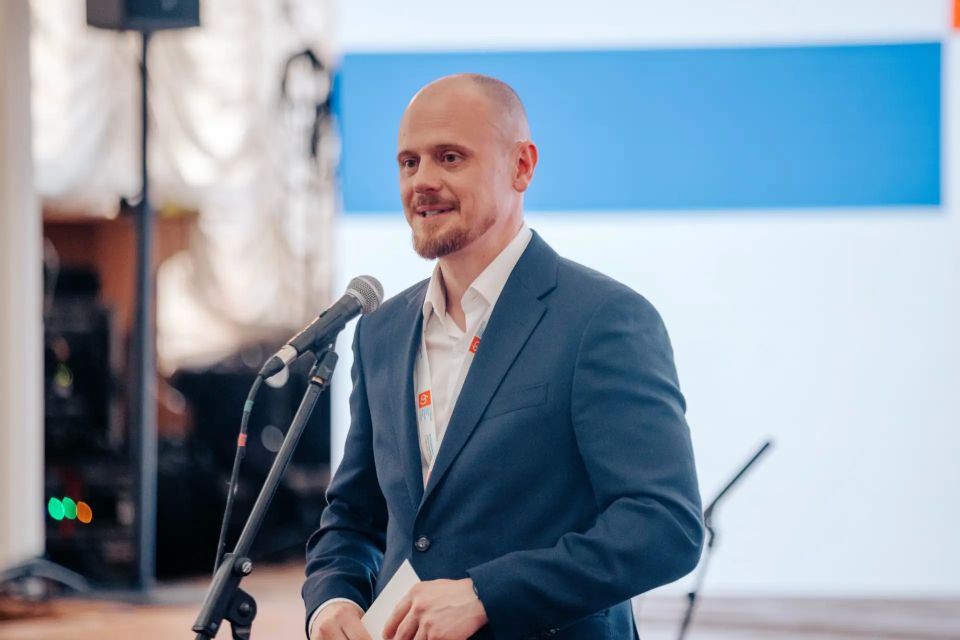 В Курске начал работу XIII съезд Всероссийского общества охраны памятников истории и культуры, приуроченный к 60-летию его образования В Курске начал работу XIII съезд Всероссийского общества охраны памятников истории и культуры, приуроченный к 60-летию его образования