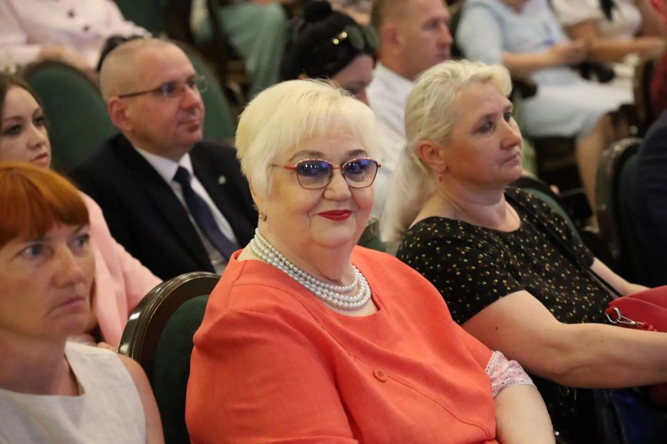 В концертном зале «Свиридовский» состоялось торжественное мероприятие, посвященное празднованию Дня социального работника В концертном зале «Свиридовский» состоялось торжественное мероприятие, посвященное празднованию Дня социального работника