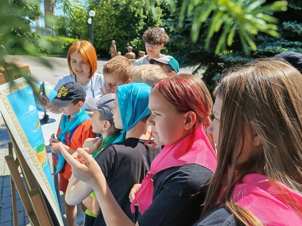 В молодёжном центре «Гелиос» прошло «кругосветное путешествие знаний» В молодёжном центре «Гелиос» прошло «кругосветное путешествие знаний»