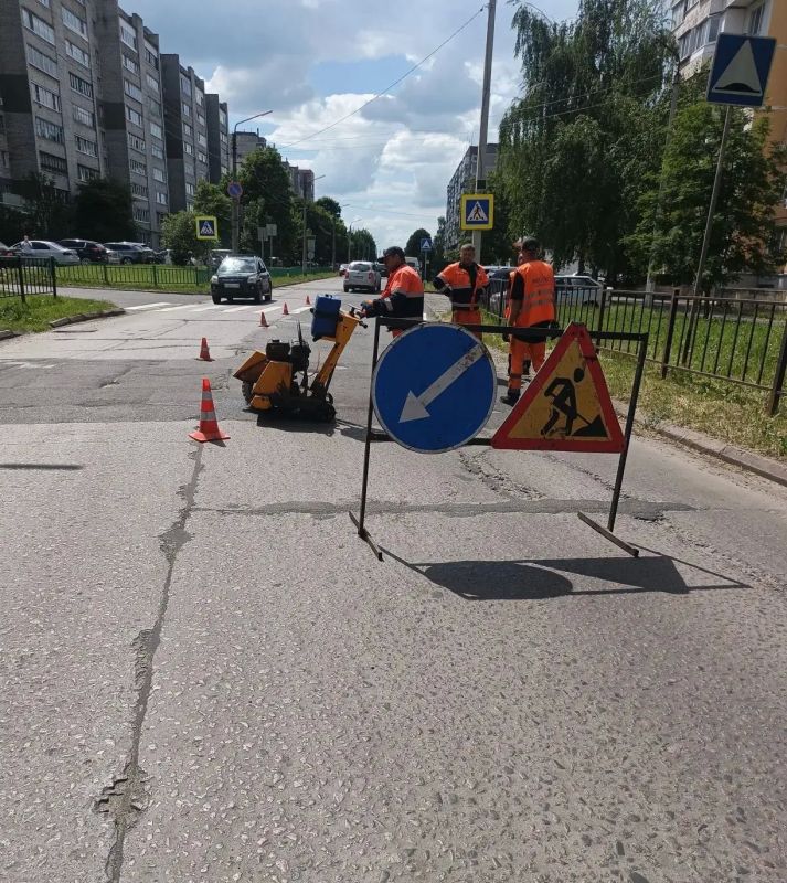 Дорожная служба ГКС: ямочный ремонт в Железногорске продолжается! Дорожная служба ГКС: ямочный ремонт в Железногорске продолжается!
