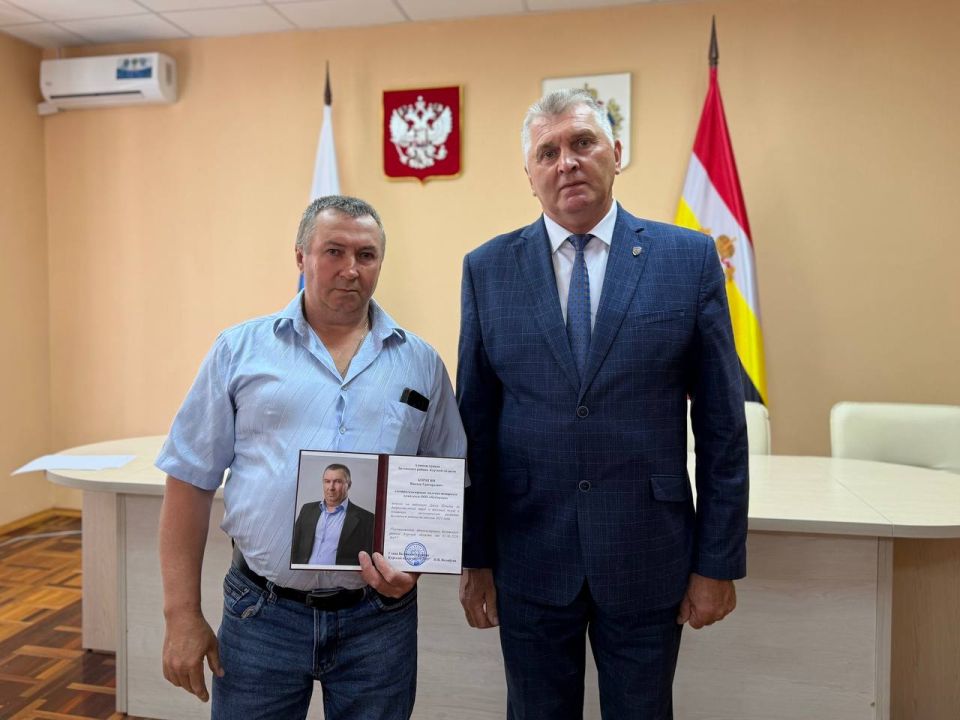 Николай Волобуев: Единство юных дарований и трудовой славы: в администрации Беловского района чествовали лучших из лучших Николай Волобуев: Единство юных дарований и трудовой славы: в администрации Беловского района чествовали лучших из лучших