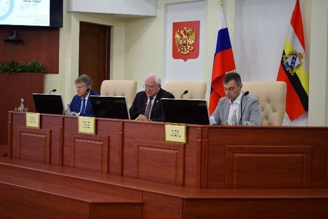 9 июня 2026 года в Курской областной Думе состоялись публичные слушания по годовому отчету об исполнении областного бюджета за 2025 год 9 июня 2026 года в Курской областной Думе состоялись публичные слушания по годовому отчету об исполнении областного бюджета за 2025 год
