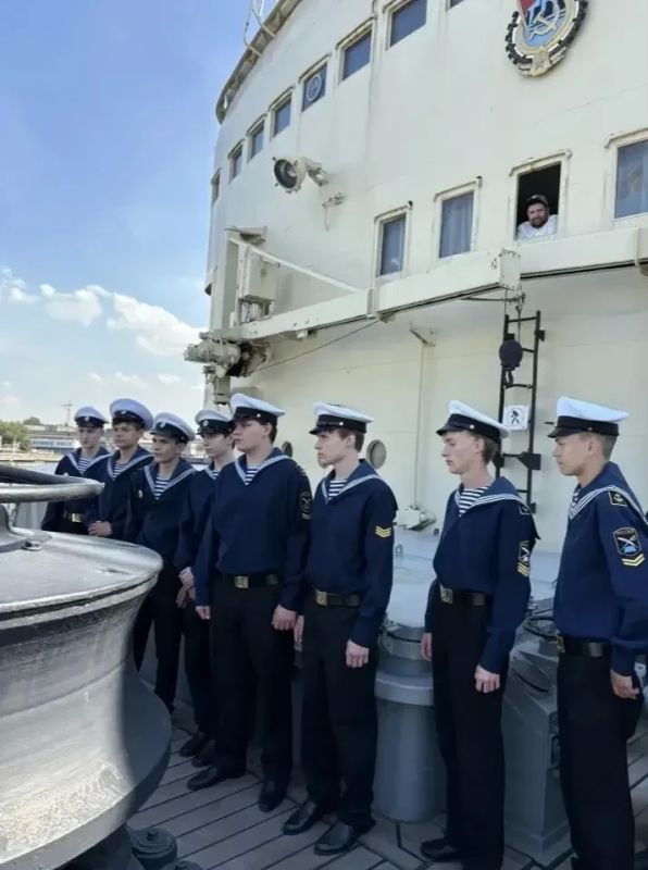 Курские кадеты отправились на военно-морскую практику в Питер Курские кадеты отправились на военно-морскую практику в Питер
