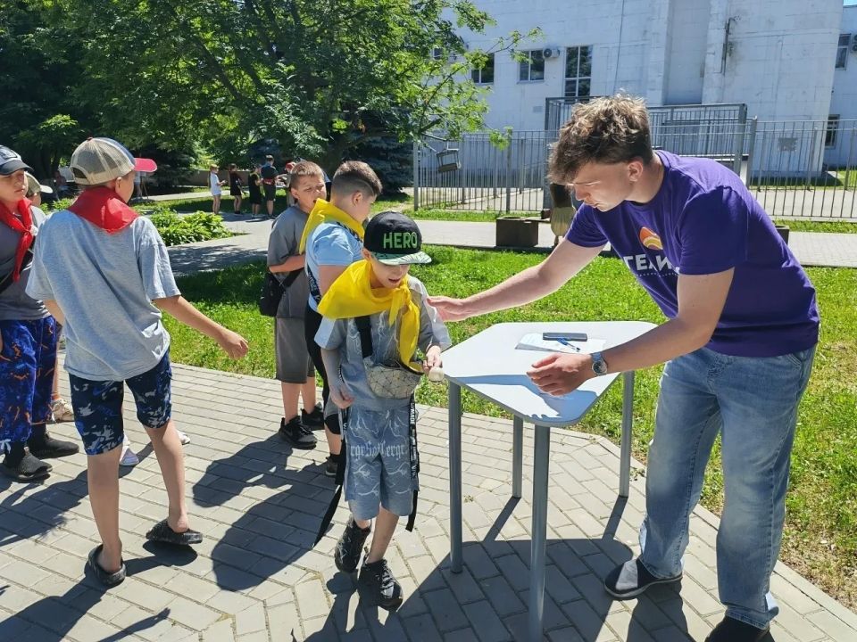 В молодёжном центре «Гелиос» прошло «кругосветное путешествие знаний» В молодёжном центре «Гелиос» прошло «кругосветное путешествие знаний»