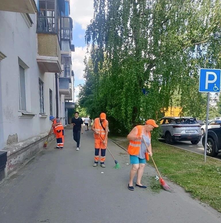 В Курске отремонтируют плитку на пересечении улиц Дзержинского и Белинского В Курске отремонтируют плитку на пересечении улиц Дзержинского и Белинского