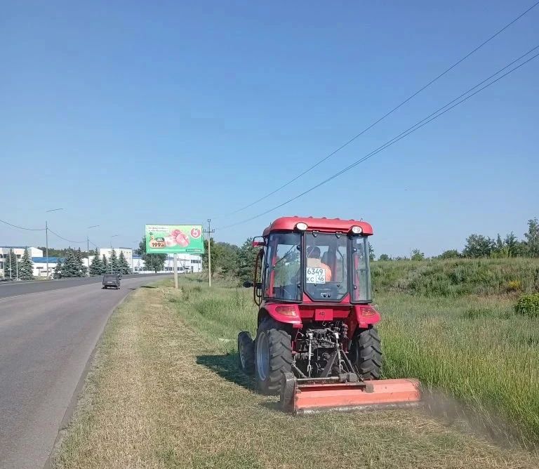 В Курске продолжают убирать дороги В Курске продолжают убирать дороги