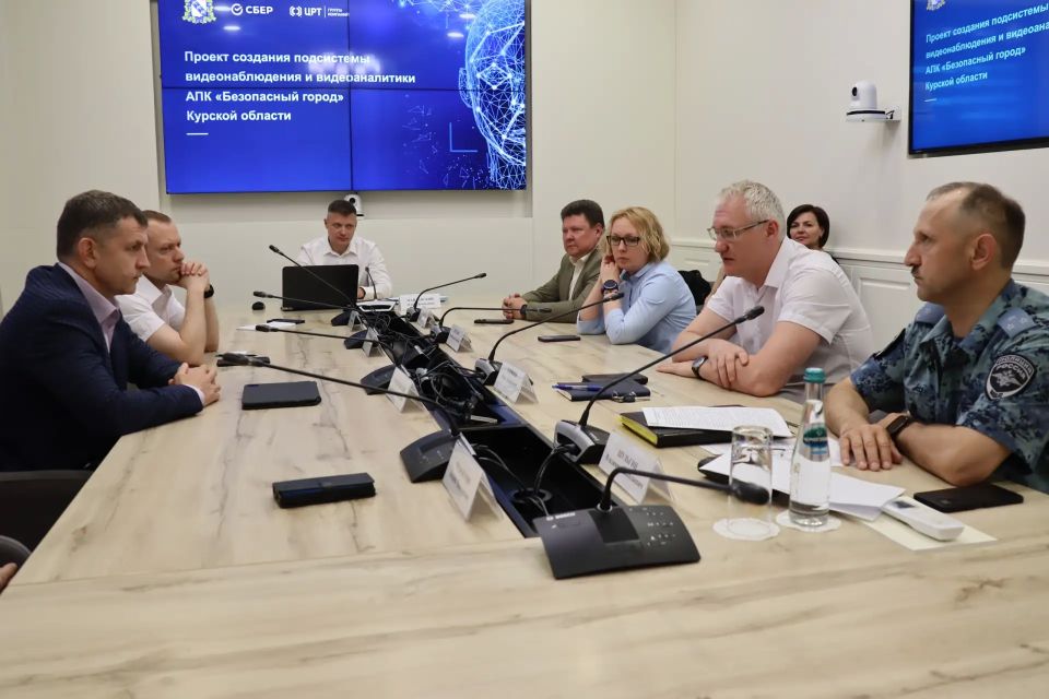 Курск посетила делегация Калужской области, в состав которой вошли заместители губернатора Дмитрий Разумовский и Александр Шляпников Курск посетила делегация Калужской области, в состав которой вошли заместители губернатора Дмитрий Разумовский и Александр Шляпников