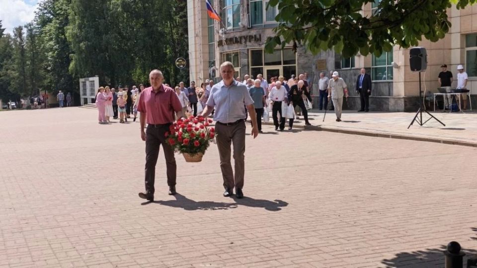 В Железногорске отметили 66-ю годовщину добычи первой руды на Михайловском ГОКе! В Железногорске отметили 66-ю годовщину добычи первой руды на Михайловском ГОКе!