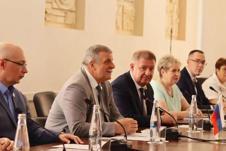В Курском государственном университете прошли официальные переговоры с делегацией педагогического университета Янцзы В Курском государственном университете прошли официальные переговоры с делегацией педагогического университета Янцзы