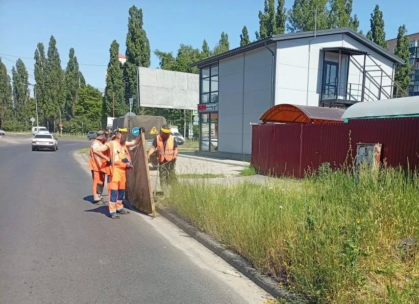В Курске продолжают убирать дороги