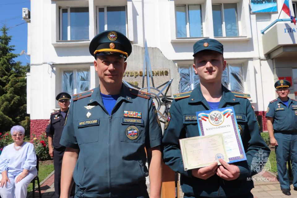 В канун Дня России студентов курского колледжа посвятили в пожарные В канун Дня России студентов курского колледжа посвятили в пожарные