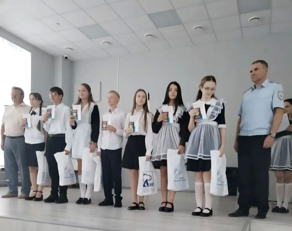 В Сеймском округе состоялась торжественная церемония вручения паспортов юным курянам