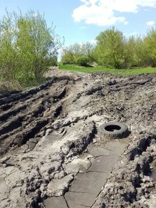 Проведено грейдирование дорожного полотна в д. Козьи Угоны Большеугонского сельсовета Проведено грейдирование дорожного полотна в д. Козьи Угоны Большеугонского сельсовета