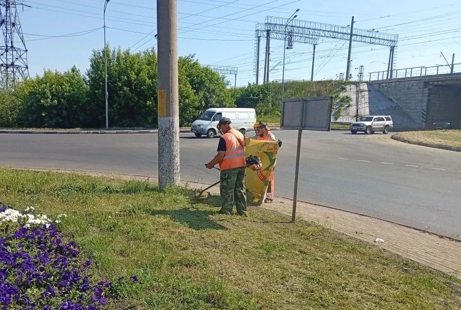 В Курске продолжают убирать дороги В Курске продолжают убирать дороги