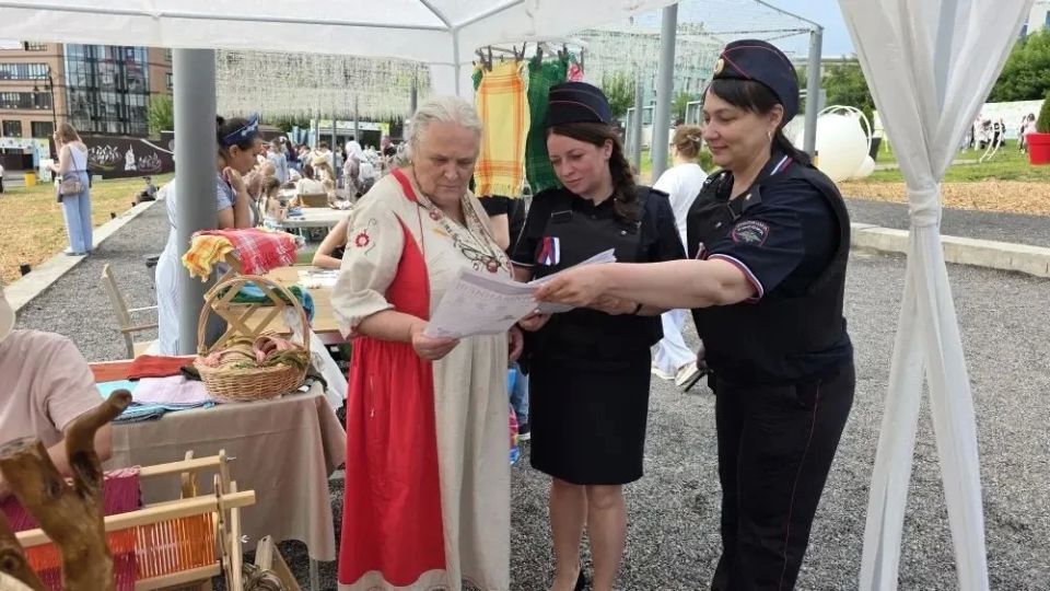 В день России в Курске полицию можно встретить везде В день России в Курске полицию можно встретить везде