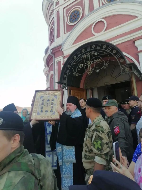 Икону Божией Матери Курскую Коренную доставят в летнюю резиденцию в Свободе Икону Божией Матери Курскую Коренную доставят в летнюю резиденцию в Свободе