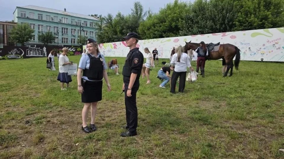 В день России в Курске полицию можно встретить везде В день России в Курске полицию можно встретить везде