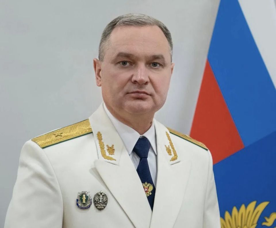 Поздравление прокурора Курской области Алексея Цуканова с Днём России