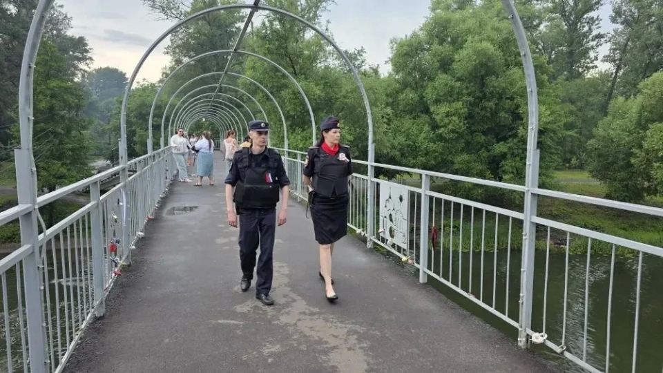 В день России в Курске полицию можно встретить везде В день России в Курске полицию можно встретить везде
