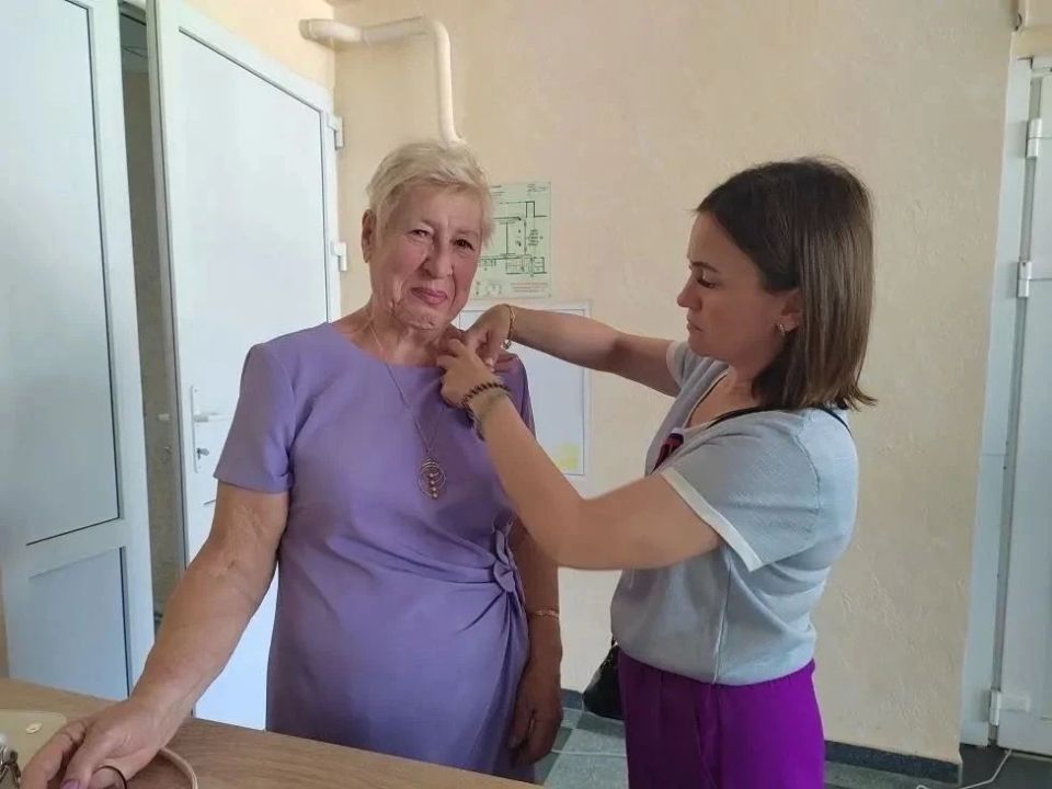 День России - один из главных государственных праздников, который ежегодно отмечается 12 июня в честь принятия Декларации о государственном суверенитете в 1990 году День России - один из главных государственных праздников, который ежегодно отмечается 12 июня в честь принятия Декларации о государственном суверенитете в 1990 году