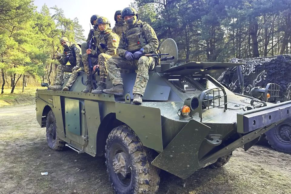 В «БАРС-Курск» плечом к плечу служат добровольцы разных национальностей и вероисповеданий