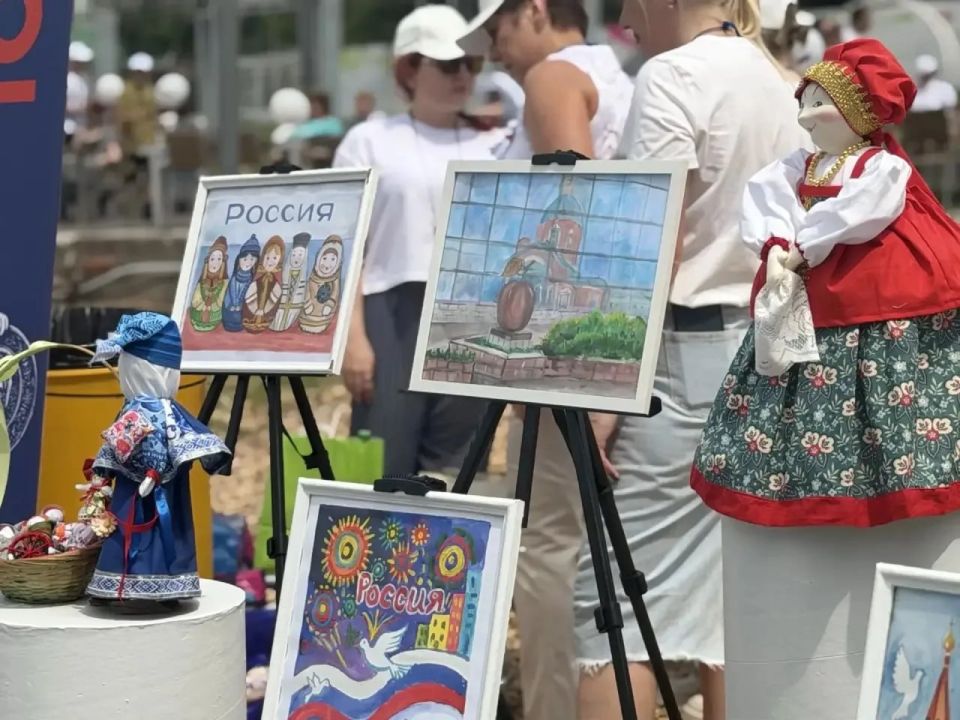 В Курске на Полугоре проходит масштабный тематический фестиваль В Курске на Полугоре проходит масштабный тематический фестиваль