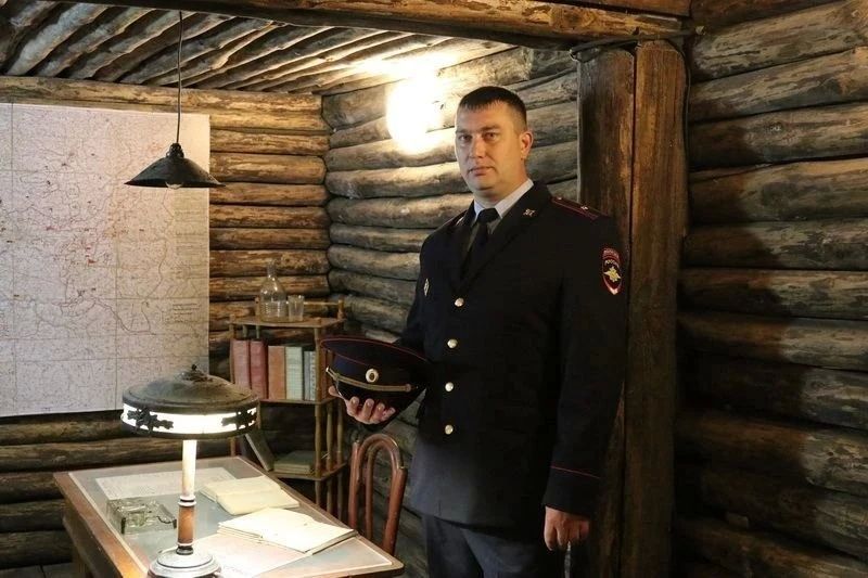 На викторине, в которой вот уже 10 лет принимают участие разные регионы России, курские полицейские представили в этом году фотографию с «Куряночкой» На викторине, в которой вот уже 10 лет принимают участие разные регионы России, курские полицейские представили в этом году фотографию с «Куряночкой»