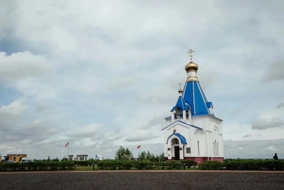 Александр Хинштейн поздравил жителей с 92-й годовщиной со дня образования Курской области Александр Хинштейн поздравил жителей с 92-й годовщиной со дня образования Курской области