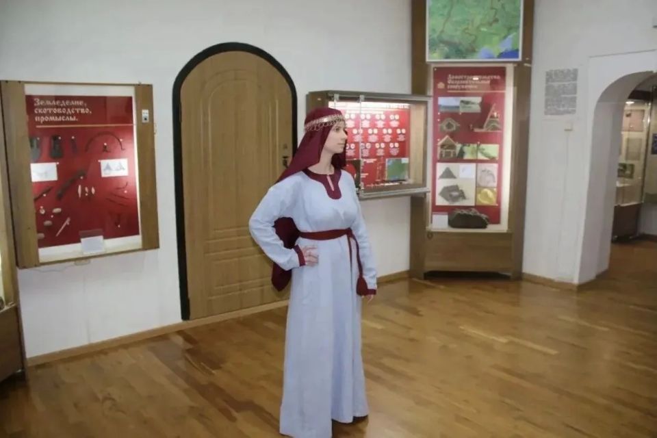 В Курске продемонстрировали головные уборы Южной Руси В Курске продемонстрировали головные уборы Южной Руси