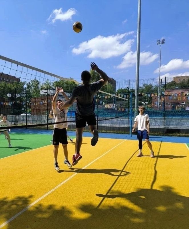 В Курске прошли товарищеские матчи по волейболу