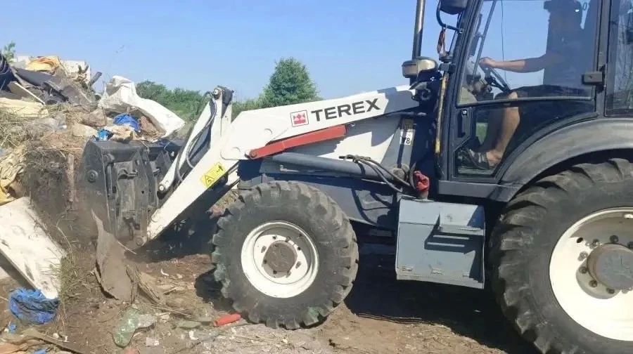В Железнодорожном округе Курска ликвидируют незаконную свалку