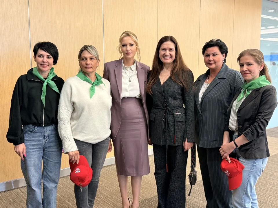 Галина Авдонина, заместитель губернатора Курской области — руководитель Представительства Курской области при Правительстве РФ, представила отчет о работе за 2025–2026 годы, обозначив ключевые направления деятельности и... Галина Авдонина, заместитель губернатора Курской области — руководитель Представительства Курской области при Правительстве РФ, представила отчет о работе за 2025–2026 годы, обозначив ключевые направления деятельности и...